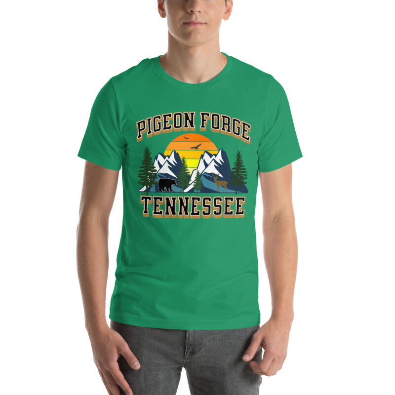 Pigeon Forge Tennessee Smoky Mountains Unisex Tshirt for Snowboarding and Winter Wear., Gift for Men, Women and Teens.